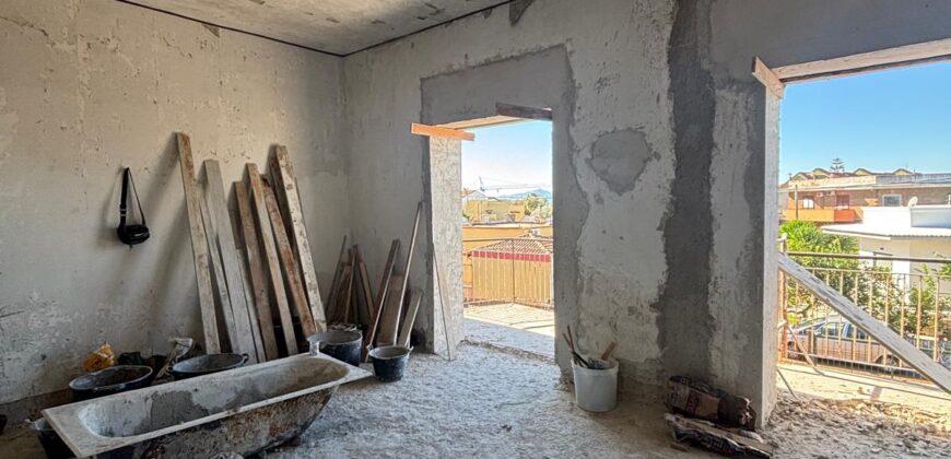 APPARAMENTO RISTRUTTURATO Lago Patria-P.Co Alexandra