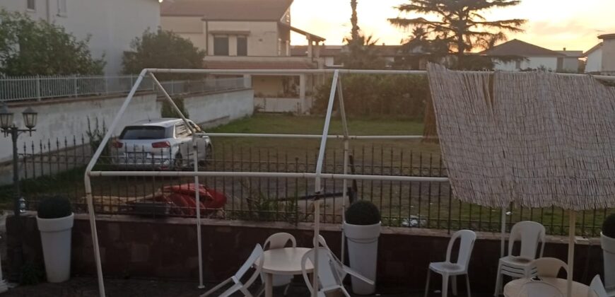 LOCALE USO ARTIGIANALE Varcaturo