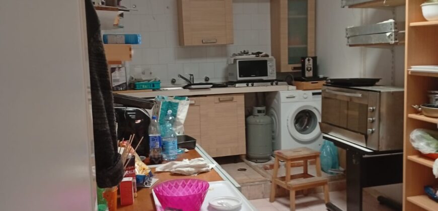 LOCALE USO ARTIGIANALE Varcaturo