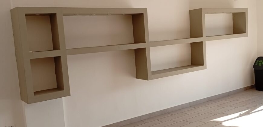 LOCALE COMMERCIALE 65 MQ Varcaturo-Centro