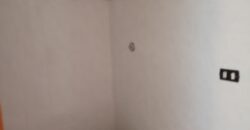 LOCALE COMMERCIALE 65 MQ Varcaturo-Centro