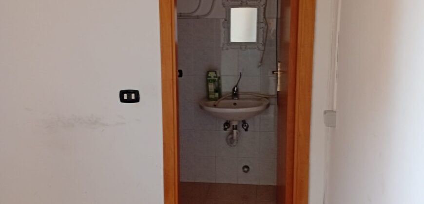 LOCALE COMMERCIALE 65 MQ Varcaturo-Centro