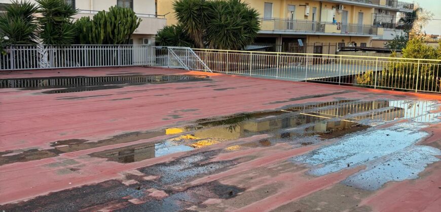 LOCALE COMMERCIALE 320 MQ Licola-Via S.nullo