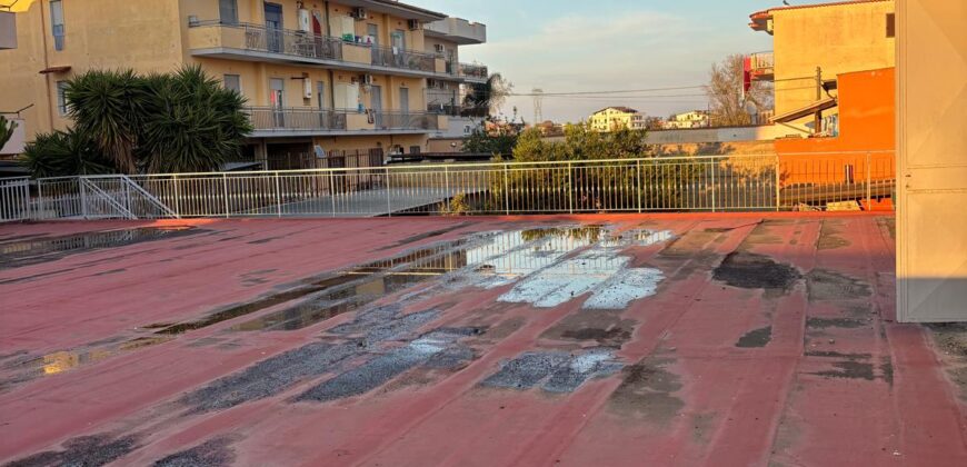 LOCALE COMMERCIALE 320 MQ Licola-Via S.nullo