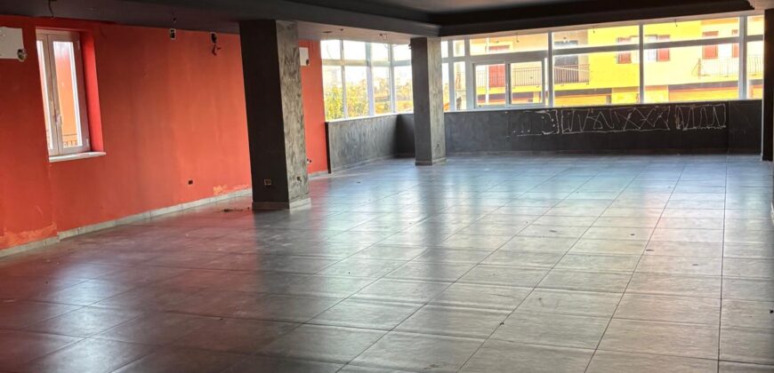 LOCALE COMMERCIALE 320 MQ Licola-Via S.nullo