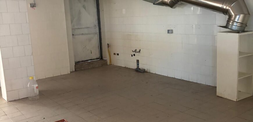 LOCALE COMMERCIALE 320 MQ Licola-Via S.nullo