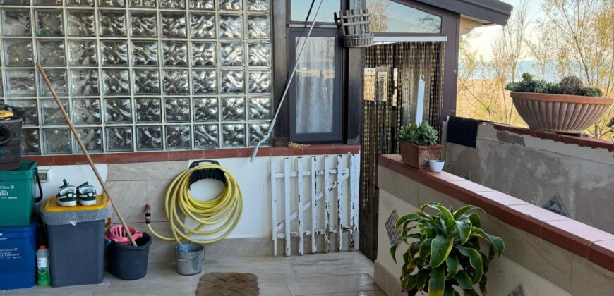 APPARTAMENTO CON TERRAZZO Licola Mare