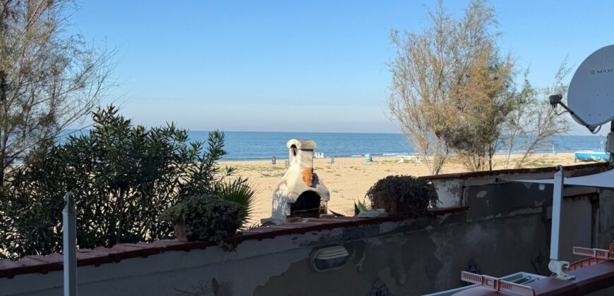 APPARTAMENTO CON TERRAZZO Licola Mare