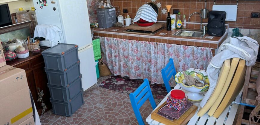 APPARTAMENTO CON TERRAZZO Licola Mare