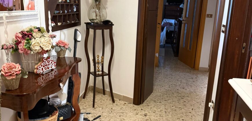 APPARTAMENTO CON TERRAZZO Licola Mare