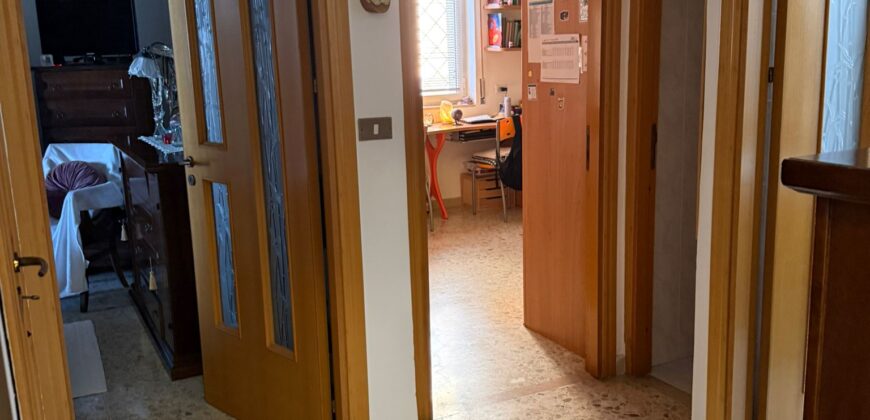 APPARTAMENTO CON TERRAZZO Licola Mare