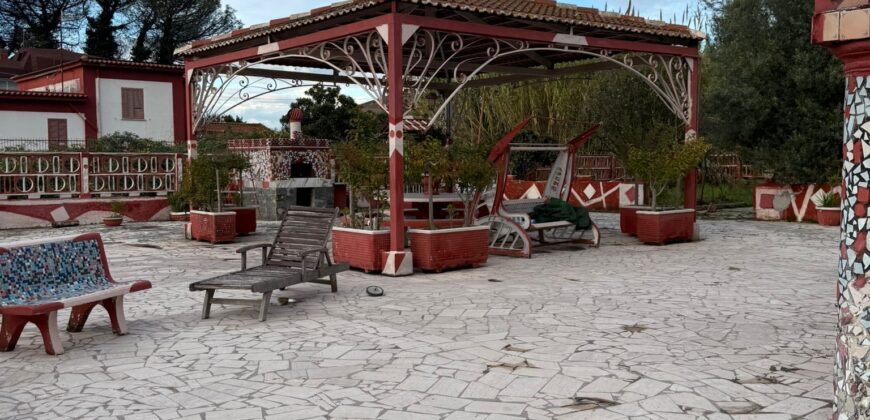 VILLA SINGOLA CON AMPIO GIARDINO Castel Volturno