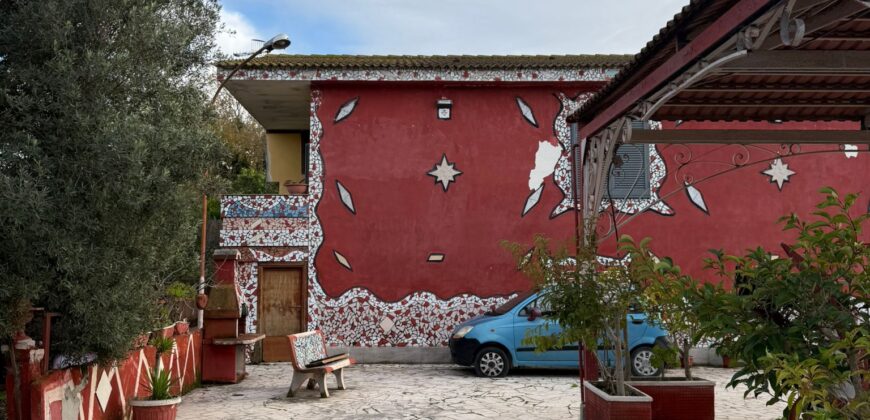 VILLA SINGOLA CON AMPIO GIARDINO Castel Volturno