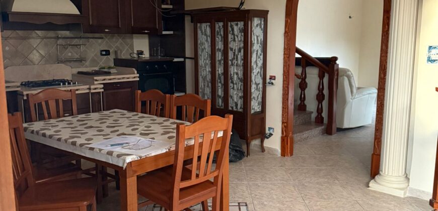 VILLA SINGOLA CON AMPIO GIARDINO Castel Volturno