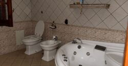 VILLA SINGOLA CON AMPIO GIARDINO Castel Volturno