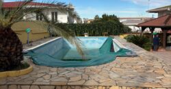 AMPIA VILLA BIFAMILIARE CON PISCINA Lago Patria-Pco Palumbo