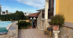 AMPIA VILLA BIFAMILIARE CON PISCINA Lago Patria-Pco Palumbo