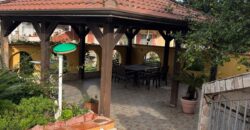 AMPIA VILLA BIFAMILIARE CON PISCINA Lago Patria-Pco Palumbo