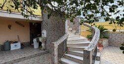 AMPIA VILLA BIFAMILIARE CON PISCINA Lago Patria-Pco Palumbo