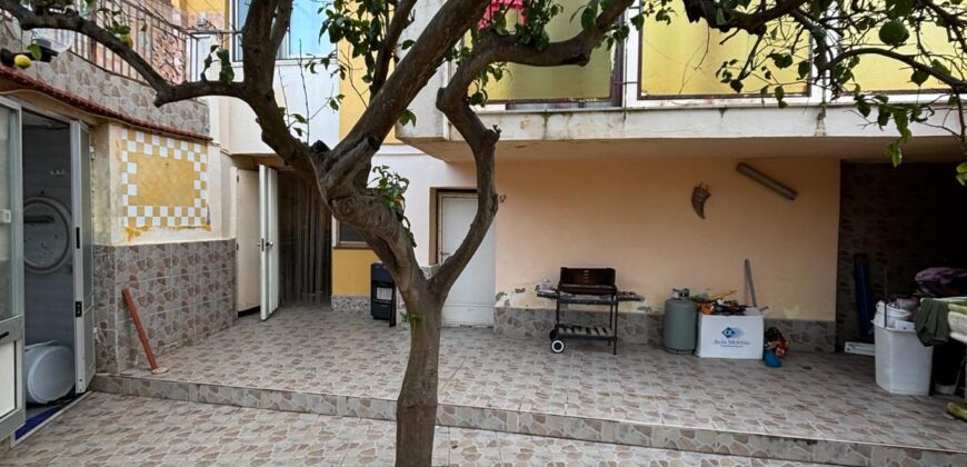 AMPIA VILLA BIFAMILIARE CON PISCINA Lago Patria-Pco Palumbo