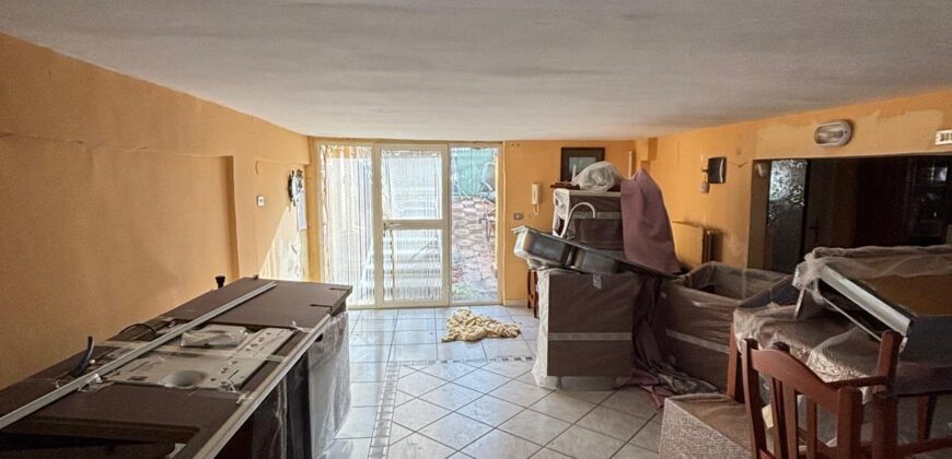 AMPIA VILLA BIFAMILIARE CON PISCINA Lago Patria-Pco Palumbo