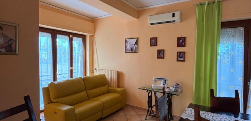 AMPIA VILLA BIFAMILIARE CON PISCINA Lago Patria-Pco Palumbo