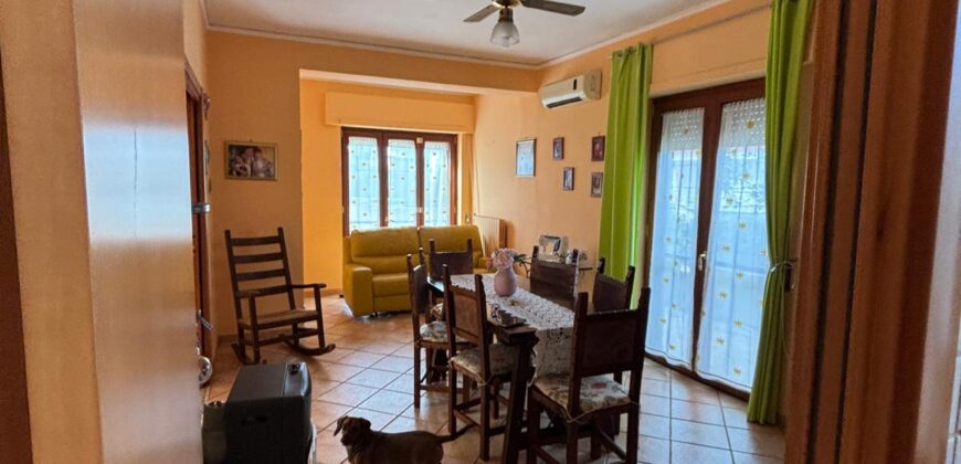 AMPIA VILLA BIFAMILIARE CON PISCINA Lago Patria-Pco Palumbo