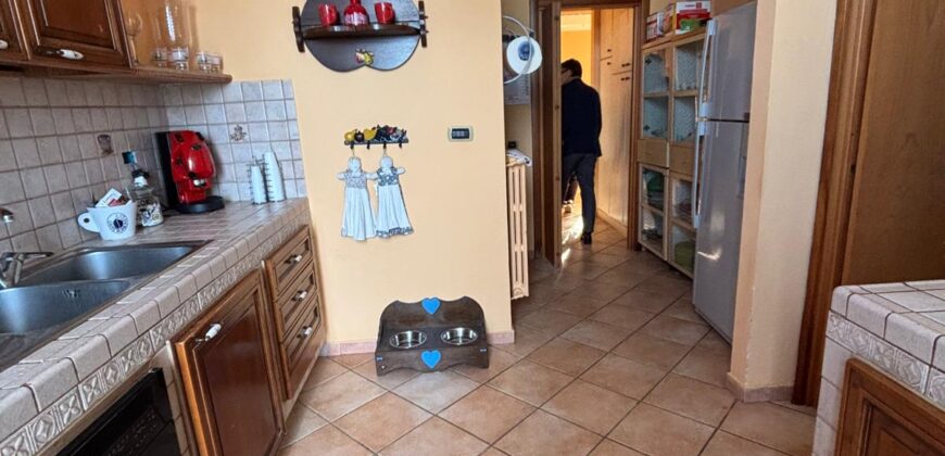 AMPIA VILLA BIFAMILIARE CON PISCINA Lago Patria-Pco Palumbo