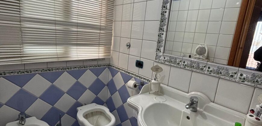 AMPIA VILLA BIFAMILIARE CON PISCINA Lago Patria-Pco Palumbo