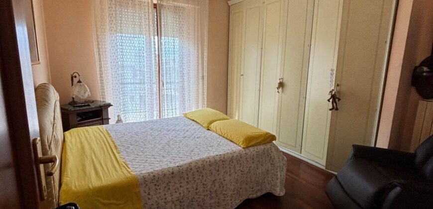 AMPIA VILLA BIFAMILIARE CON PISCINA Lago Patria-Pco Palumbo