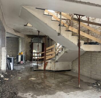 LOCALE COMMERCIALE 300 MQ Lago Patria-Via Lago Patria