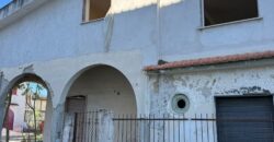 VILLA SINGOLA DA RISTUTTURARE Baia Verde