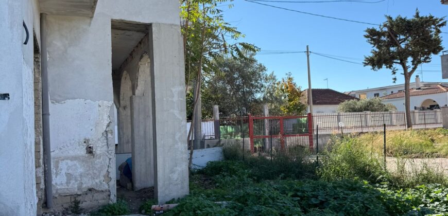 VILLA SINGOLA DA RISTUTTURARE Baia Verde