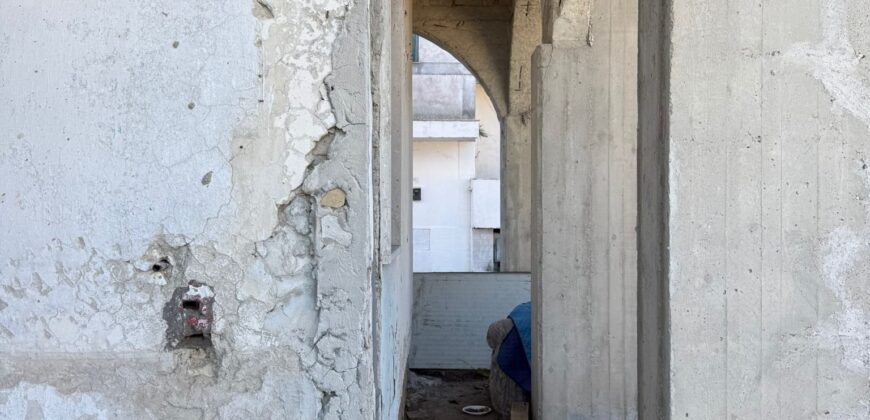 VILLA SINGOLA DA RISTUTTURARE Baia Verde