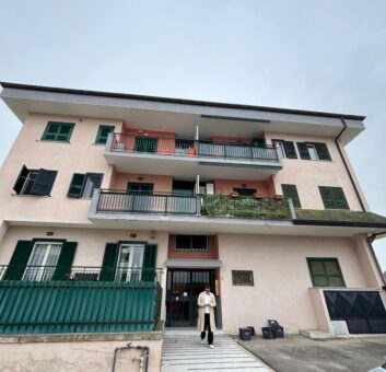 TRILOCALE RISTRUTTURATO Varcaturo-Parco Verde