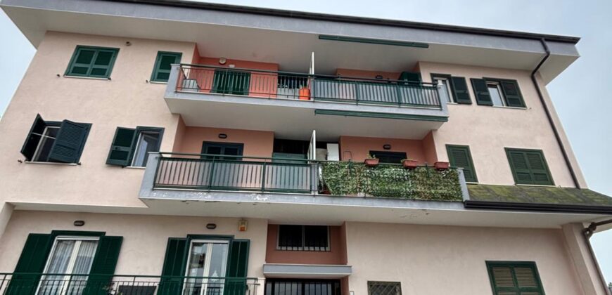 TRILOCALE RISTRUTTURATO Varcaturo-Parco Verde