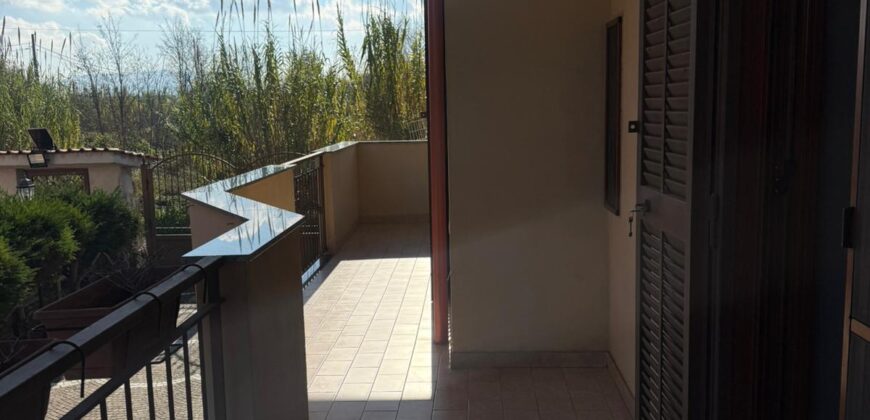 VILLA BIFAMILIARE Varcaturo