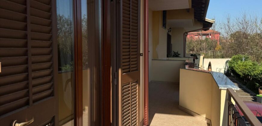 VILLA BIFAMILIARE Varcaturo