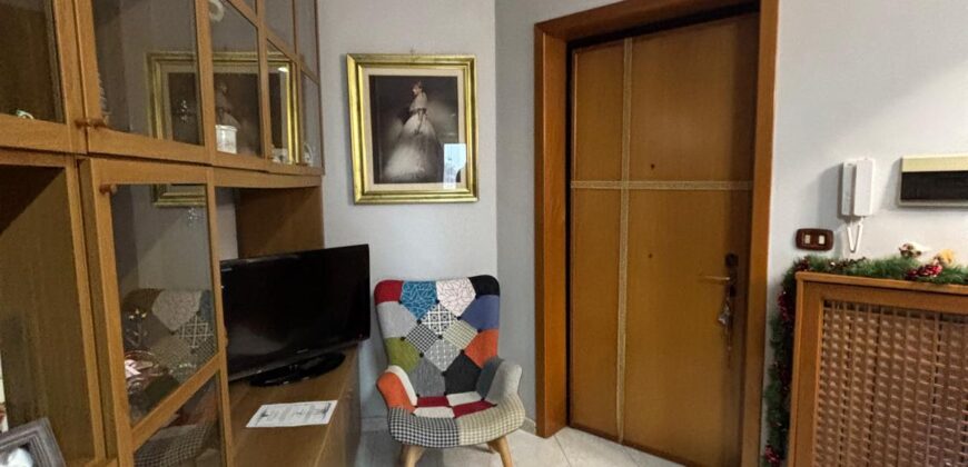 TRILOCALE RISTRUTTURATO Varcaturo-Parco Verde