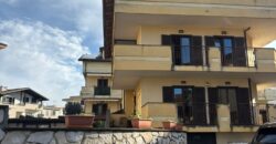 VILLA SINGOLA CON PISCINA Lago Patria-Via Lago Patria