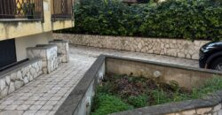 VILLA SINGOLA CON PISCINA Lago Patria-Via Lago Patria