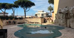 VILLA SINGOLA CON PISCINA Lago Patria-Via Lago Patria