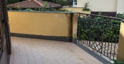 VILLA SINGOLA CON PISCINA Lago Patria-Via Lago Patria