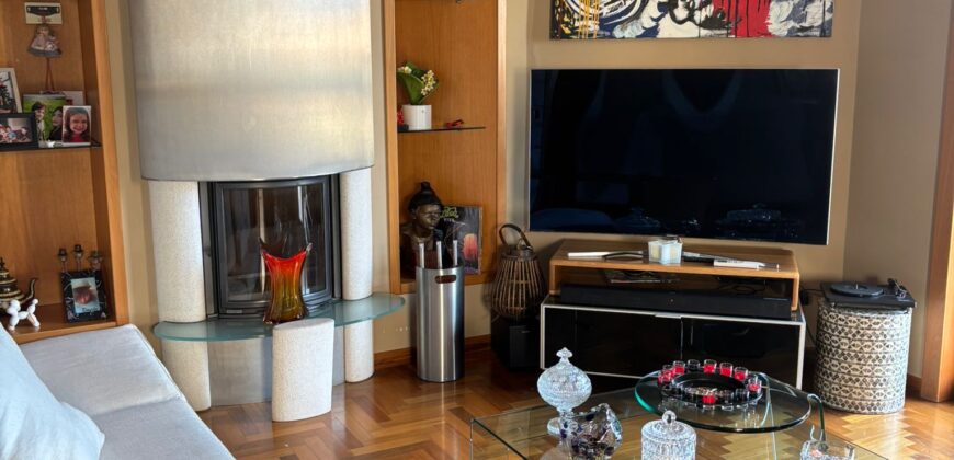 VILLA SINGOLA CON PISCINA Lago Patria-Via Lago Patria