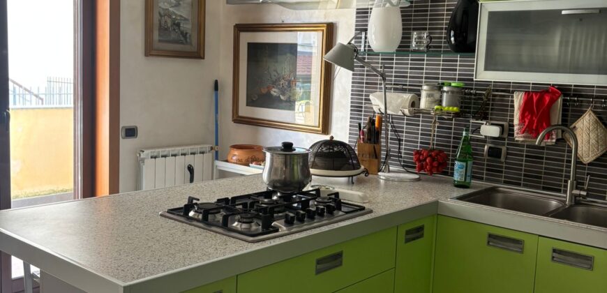 VILLA SINGOLA CON PISCINA Lago Patria-Via Lago Patria