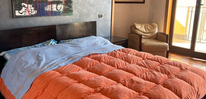 VILLA SINGOLA CON PISCINA Lago Patria-Via Lago Patria