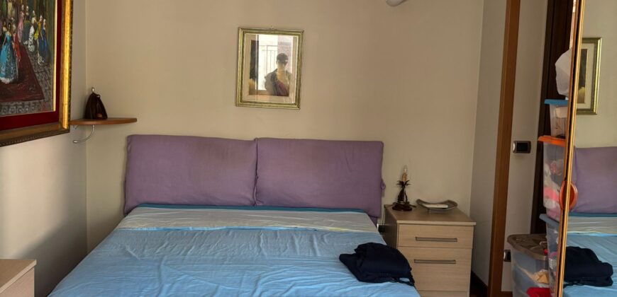 VILLA SINGOLA CON PISCINA Lago Patria-Via Lago Patria