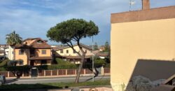 VILLA SINGOLA CON PISCINA Lago Patria-Via Lago Patria