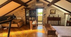 VILLA SINGOLA CON PISCINA Lago Patria-Via Lago Patria