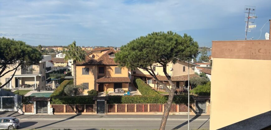 VILLA SINGOLA CON PISCINA Lago Patria-Via Lago Patria